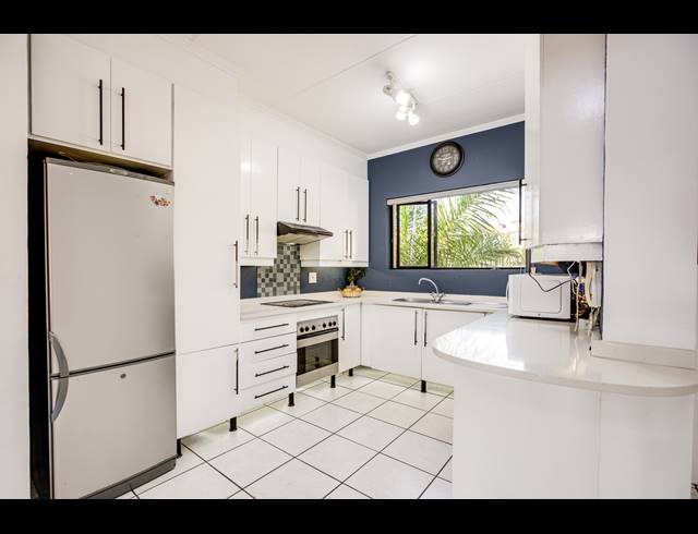 2 BEDROOM APARTMENT FOR SALE IN SUNNINGHILL